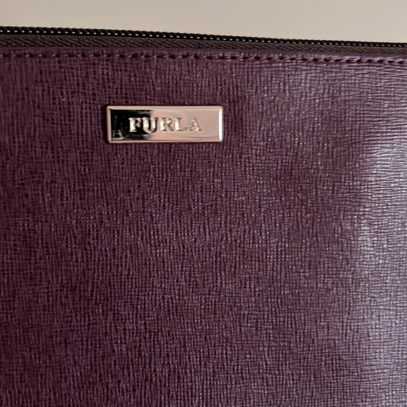 Furla Classic Envelope Clutch - Picture 2 of 9